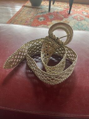 Woven Metallic Gold Belt with Round Buckle